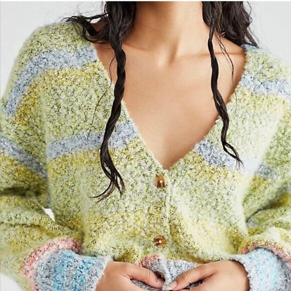 New Free People Soulmate
Cardi in Candy Coated combo
NWOT
size XS,S - Picture 4 of 13